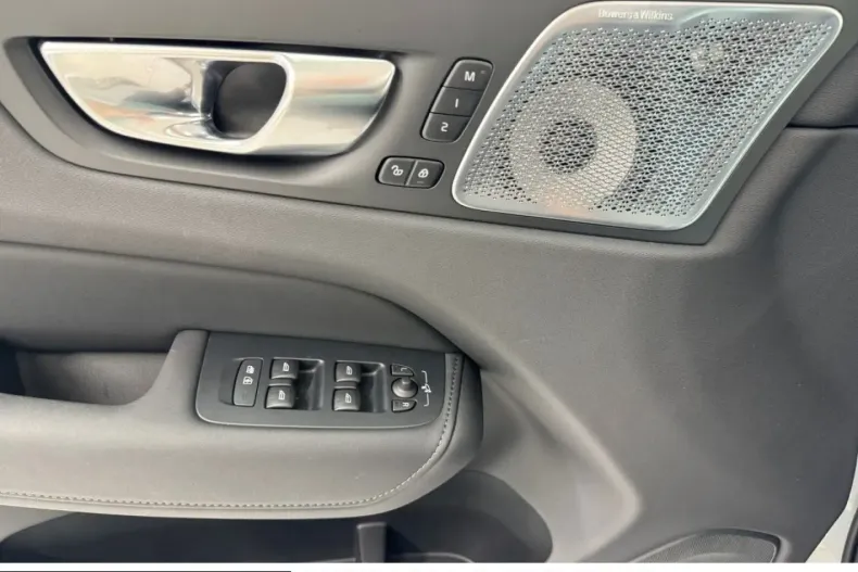 Volvo XC60 din 2025 cu 21.315 km - oferta VOL229449 - foto 12