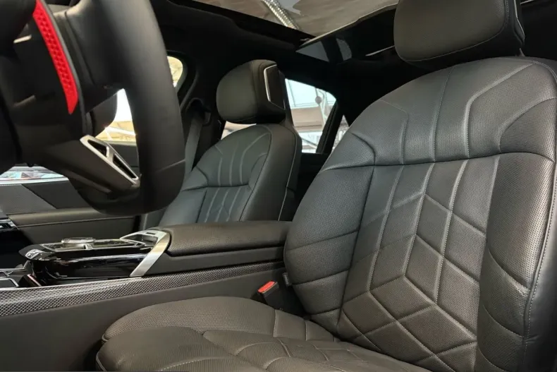 BMW M760 (Seria 7) din 2024 cu 41.975 km - oferta BMW229451 - foto 6