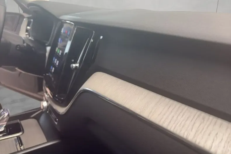 Volvo XC60 din 2024 cu 19.900 km - oferta VOL229455 - foto 21