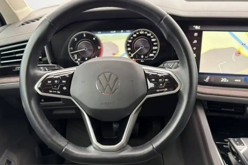 Volkswagen Touareg din 2023 cu 48.399 km - oferta VOL229462 - foto 17