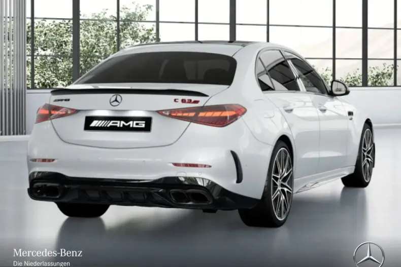 Mercedes-Benz C 63 AMG (Clasa C) din 2025 cu 19.650 km - oferta MER229481 - foto 3