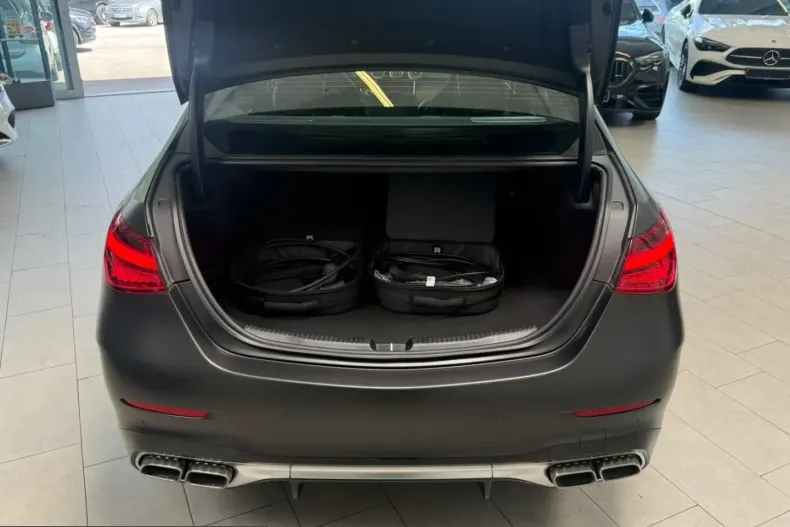 Mercedes-Benz C 63 AMG (Clasa C) din 2024 cu 5.661 km - oferta MER229482 - foto 7