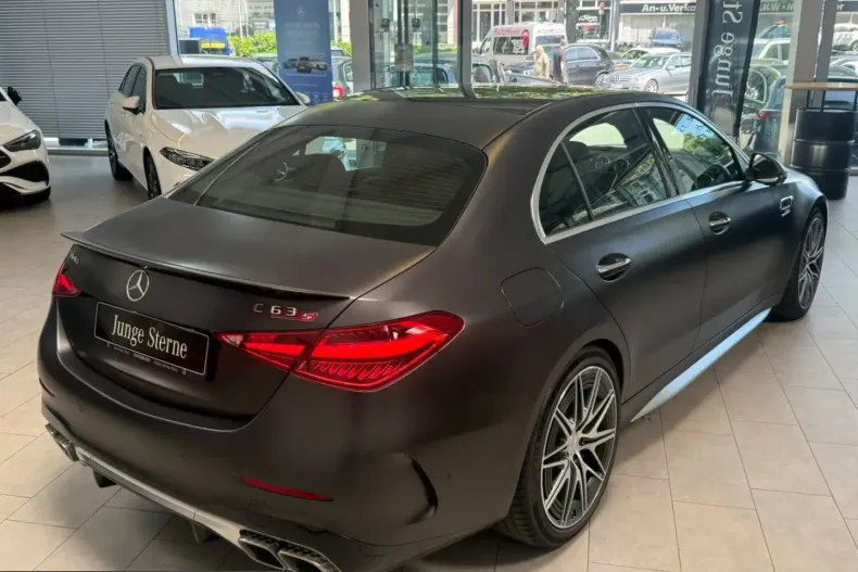 Mercedes-Benz C 63 AMG (Clasa C) din 2024 cu 5.661 km - oferta MER229482 - foto 9