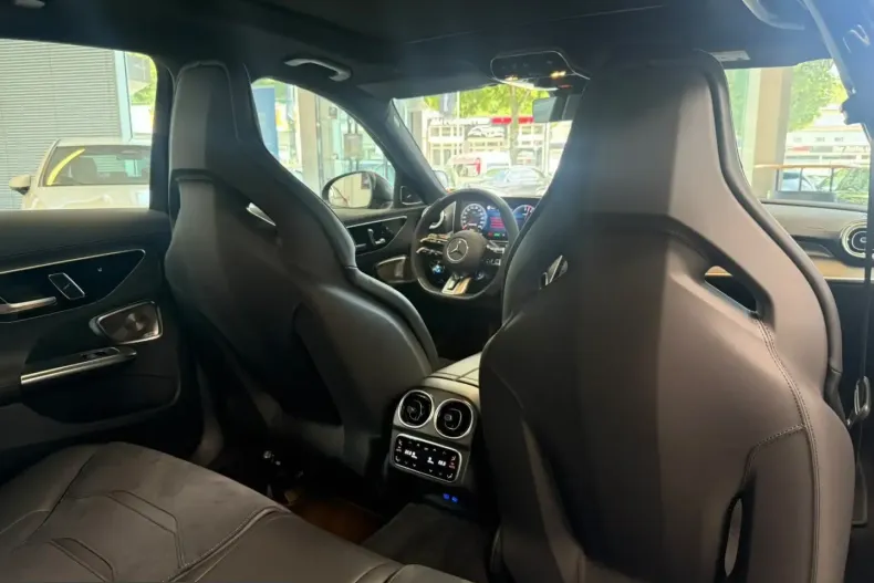 Mercedes-Benz C 63 AMG (Clasa C) din 2024 cu 5.661 km - oferta MER229482 - foto 17