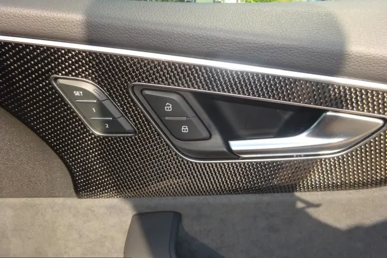 Audi SQ8 din 2023 cu 37.389 km - oferta AUD229483 - foto 9