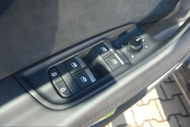 Audi SQ8 din 2023 cu 37.389 km - oferta AUD229483 - foto 30