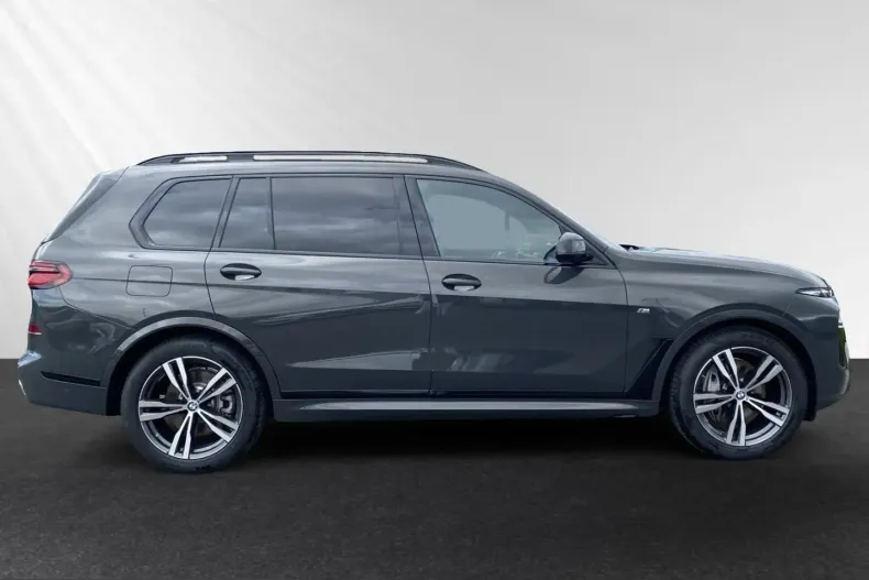 BMW X7 (Seria X) din 2025 cu 7.859 km - oferta BMW229484 - foto 3