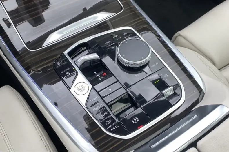 BMW X7 (Seria X) din 2025 cu 7.859 km - oferta BMW229484 - foto 9