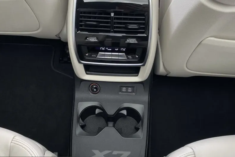 BMW X7 (Seria X) din 2025 cu 7.859 km - oferta BMW229484 - foto 15