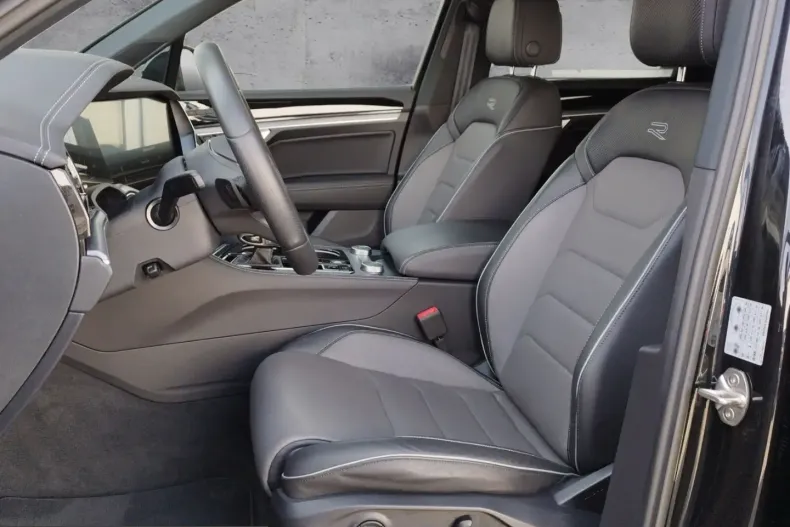 Volkswagen Touareg din 2025 cu 13.000 km - oferta VOL229488 - foto 5