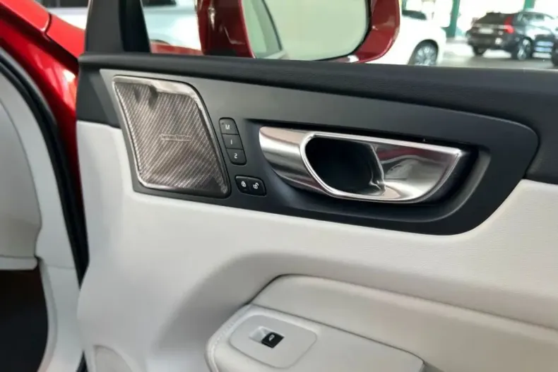 Volvo XC60 din 2023 cu 60.557 km - oferta VOL229489 - foto 20