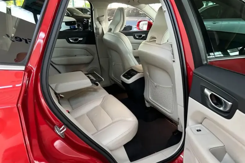 Volvo XC60 din 2023 cu 60.557 km - oferta VOL229489 - foto 21