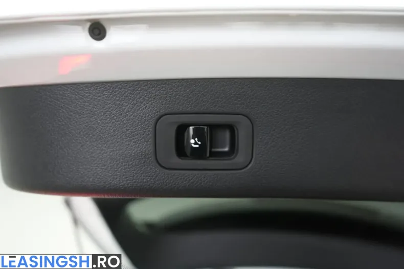 Mercedes-Benz GLC 300 (Clasa GLC) din 2023 cu 47.000 km - oferta MER229491 - foto 28