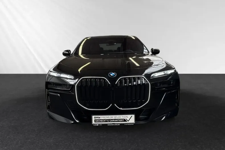 BMW 750 (Seria 7) din 2025 cu 19.730 km - oferta BMW229503 - foto 1