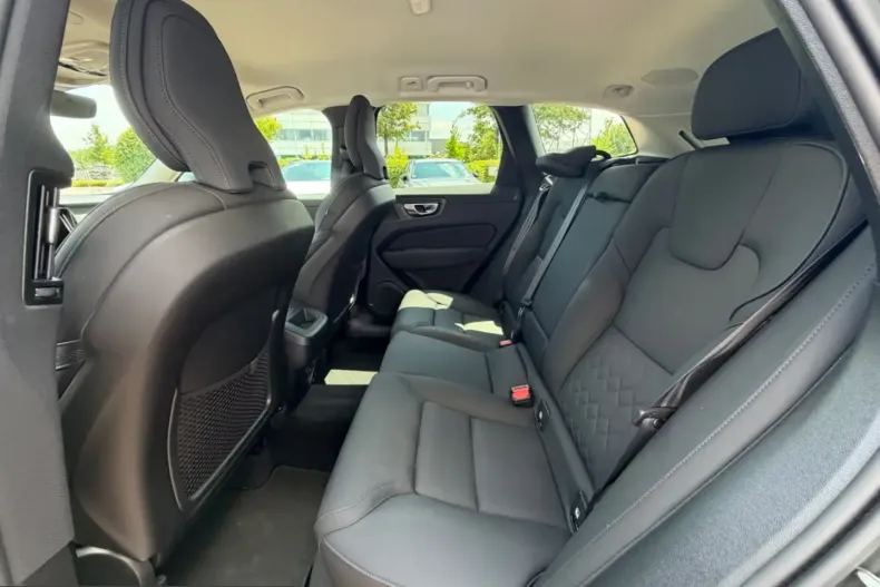 Volvo XC60 din 2025 cu 12.800 km - oferta VOL229516 - foto 9