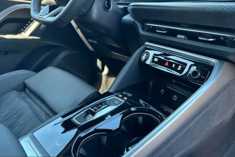 Audi SQ5 din 2025 cu 21.102 km - oferta AUD229517 - foto 17