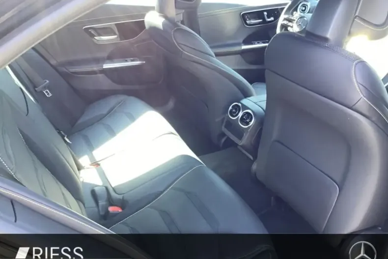 Mercedes-Benz C 63 AMG (Clasa C) din 2024 cu 5.821 km - oferta MER229525 - foto 17