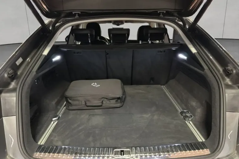 Audi Q8 din 2022 cu 34.123 km - oferta AUD229534 - foto 5