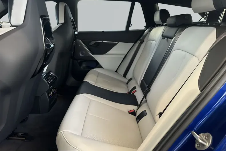 BMW M5 (Seria 5) din 2025 cu 10.287 km - oferta BMW229541 - foto 9