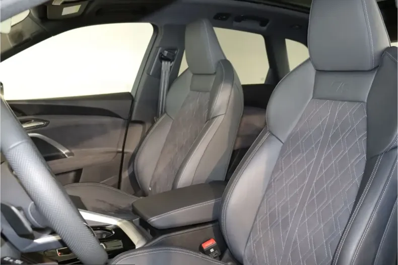 Audi SQ5 din 2025 cu 19.965 km - oferta AUD229546 - foto 12