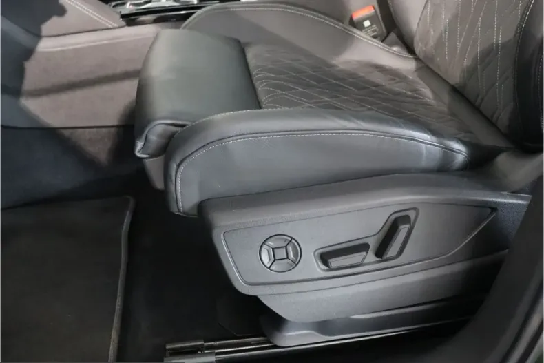 Audi SQ5 din 2025 cu 19.965 km - oferta AUD229546 - foto 14