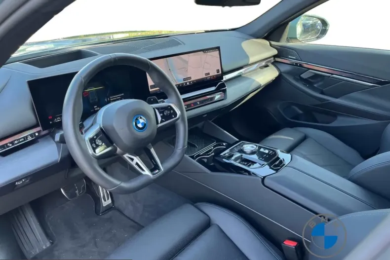 BMW 550 (Seria 5) din 2025 cu 19.115 km - oferta BMW229552 - foto 8