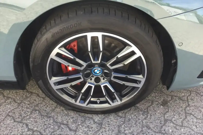 BMW 550 (Seria 5) din 2025 cu 13.962 km - oferta BMW229558 - foto 4
