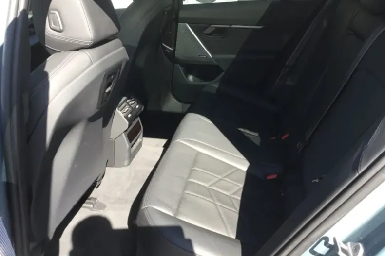 BMW 550 (Seria 5) din 2025 cu 13.962 km - oferta BMW229558 - foto 7