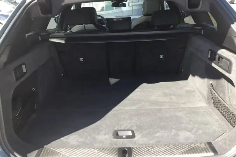BMW 550 (Seria 5) din 2025 cu 13.962 km - oferta BMW229558 - foto 8