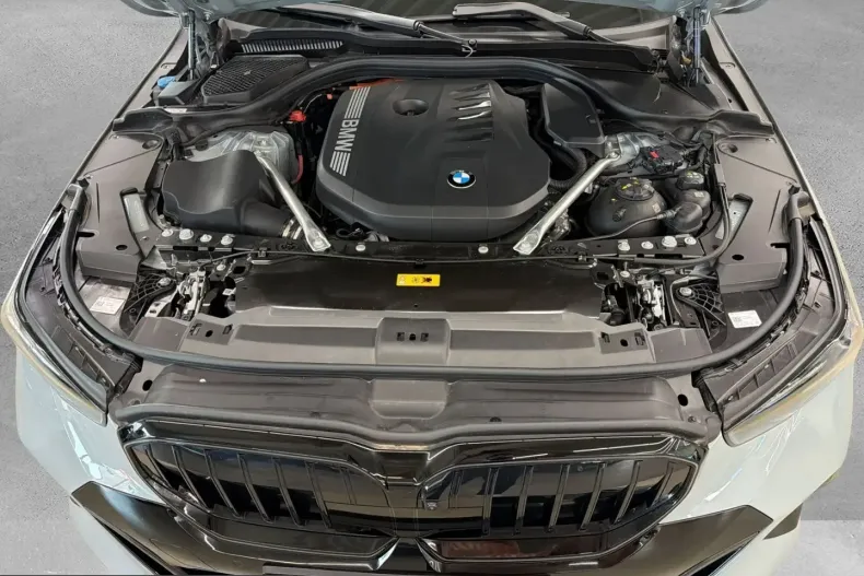 BMW 550 (Seria 5) din 2025 cu 17.156 km - oferta BMW229562 - foto 14