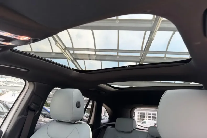 Mercedes-Benz GLA 200 (Clasa GLA) din 2025 cu 20.000 km - oferta MER229575 - foto 12