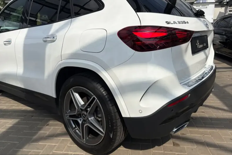 Mercedes-Benz GLA 200 (Clasa GLA) din 2025 cu 20.000 km - oferta MER229575 - foto 20