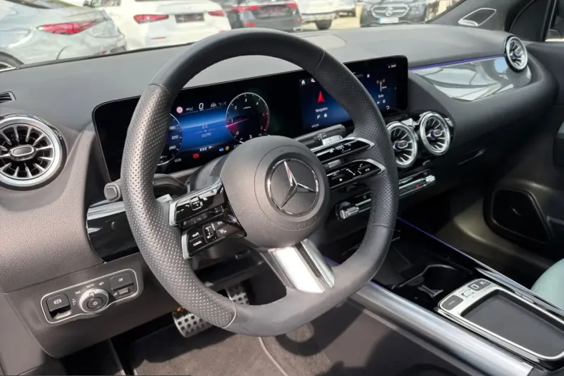 Mercedes-Benz GLA 200 (Clasa GLA) din 2025 cu 20.000 km - oferta MER229575 - foto 24