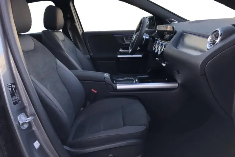Mercedes-Benz GLA 220 (Clasa GLA) din 2025 cu 16.362 km - oferta MER229577 - foto 4