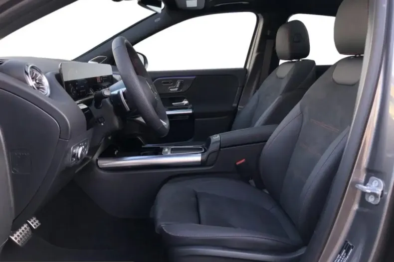 Mercedes-Benz GLA 220 (Clasa GLA) din 2025 cu 16.362 km - oferta MER229577 - foto 6