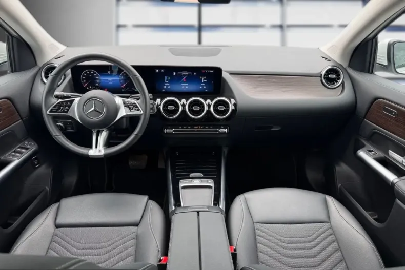 Mercedes-Benz GLA 220 (Clasa GLA) din 2025 cu 15.430 km - oferta MER229581 - foto 7