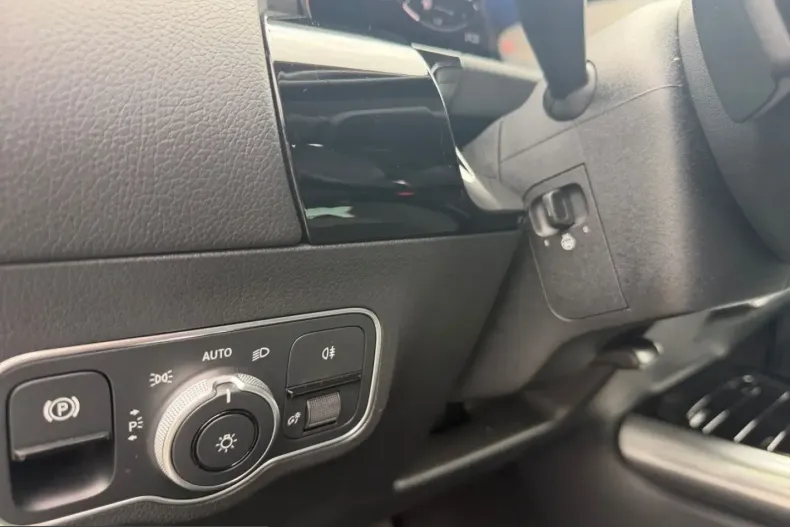 Mercedes-Benz GLA 220 (Clasa GLA) din 2025 cu 15.430 km - oferta MER229581 - foto 13