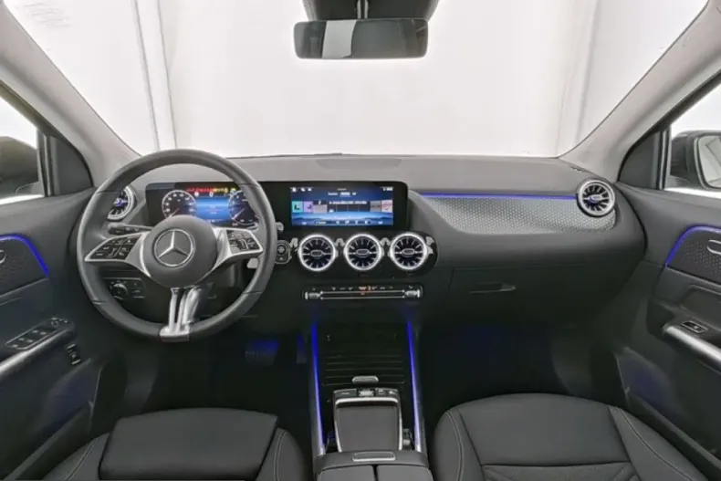Mercedes-Benz GLA 220 (Clasa GLA) din 2025 cu 13.639 km - oferta MER229582 - foto 6