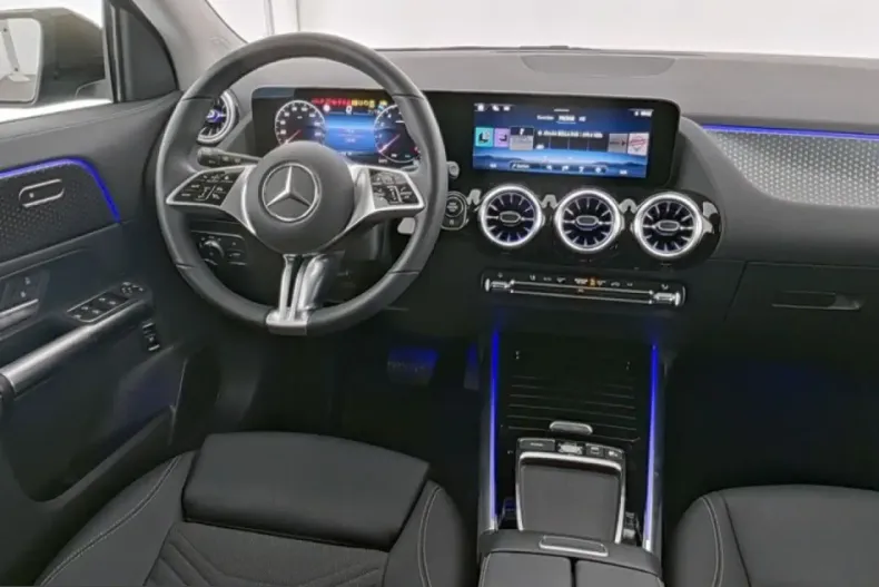 Mercedes-Benz GLA 220 (Clasa GLA) din 2025 cu 13.639 km - oferta MER229582 - foto 7