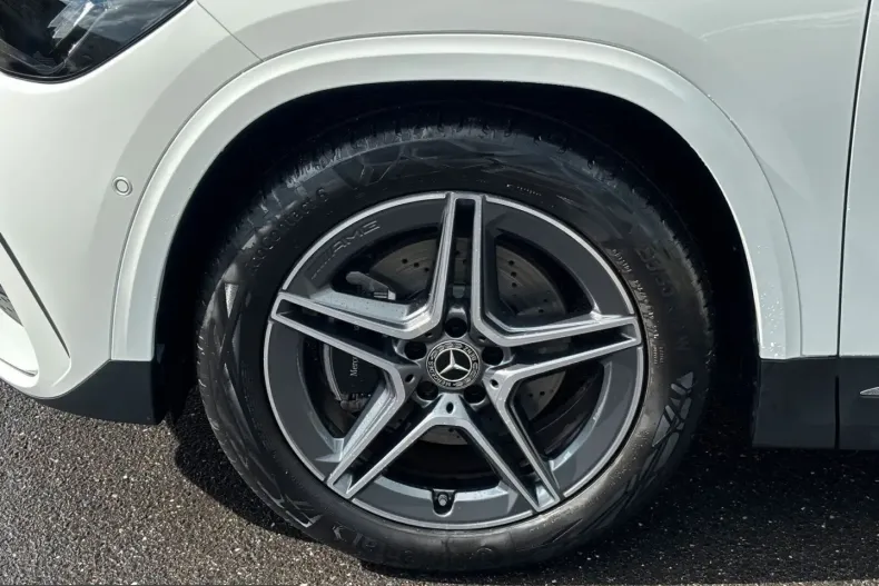 Mercedes-Benz GLA 220 (Clasa GLA) din 2025 cu 7.600 km - oferta MER229584 - foto 4