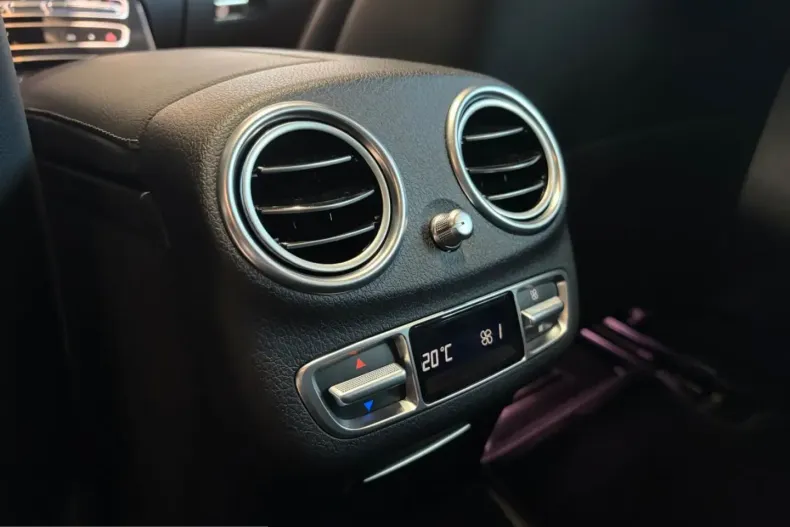 Mercedes-Benz E 400 (Clasa E) din 2023 cu 81.310 km - oferta MER229606 - foto 21