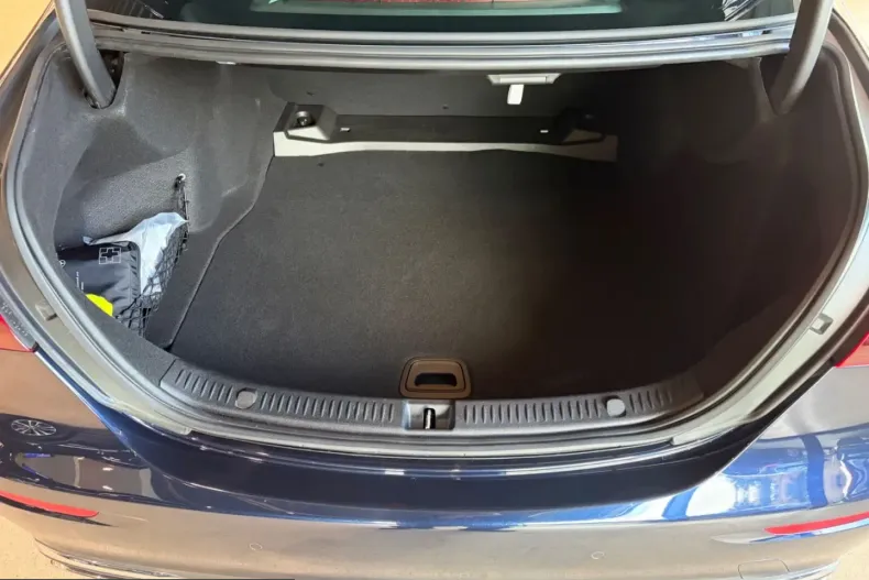 Mercedes-Benz E 400 (Clasa E) din 2023 cu 81.310 km - oferta MER229606 - foto 22
