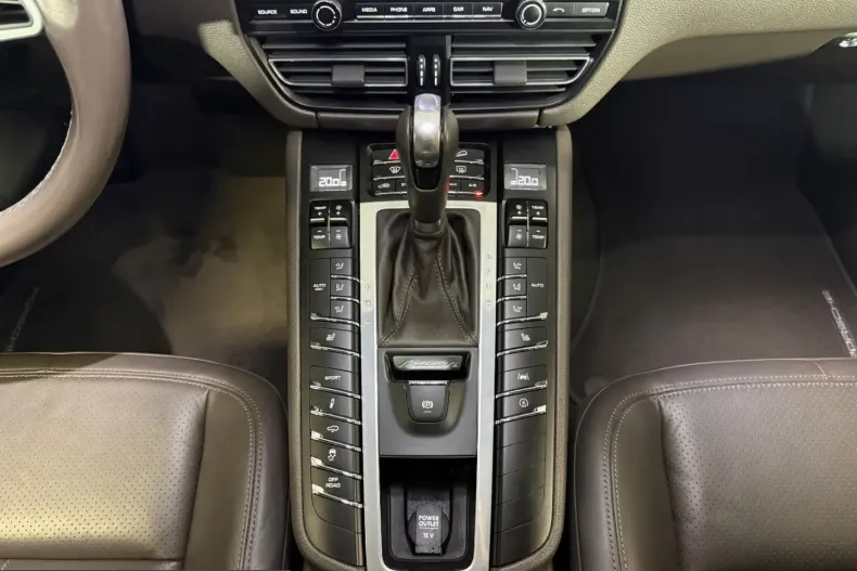 Porsche Macan din 2021 cu 90.000 km - oferta POR229607 - foto 17