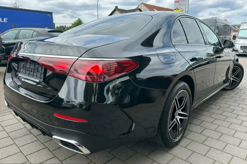 Mercedes-Benz E 200 (Clasa E) din 2024 cu 42.814 km - oferta MER229613 - foto 4