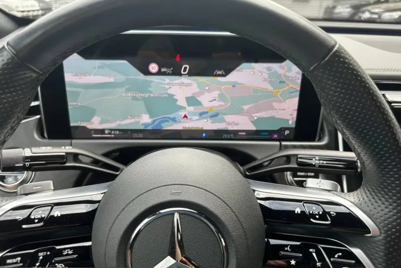 Mercedes-Benz E 200 (Clasa E) din 2024 cu 42.814 km - oferta MER229613 - foto 11