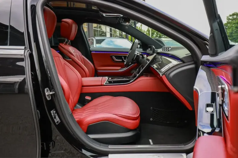 Mercedes-Benz S 63 AMG (Clasa S) din 2025 cu 7.617 km - oferta MER229624 - foto 2