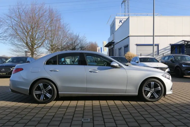 Mercedes-Benz C 220 (Clasa C) din 2024 cu 9.950 km - oferta MER229628 - foto 4