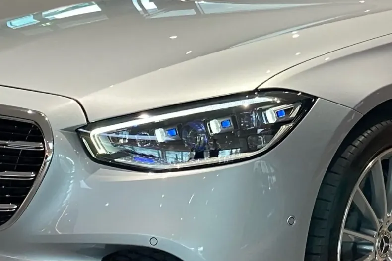 Mercedes-Benz S 580 (Clasa S) din 2023 cu 15.681 km - oferta MER229633 - foto 5