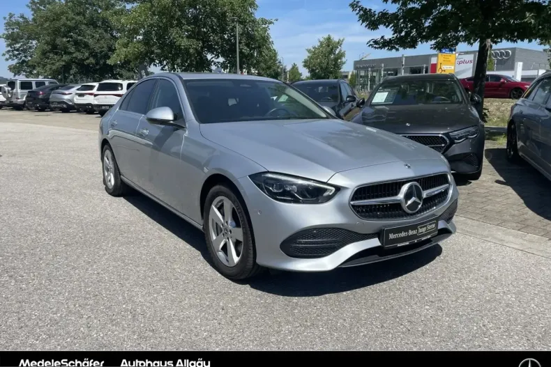 Mercedes-Benz C 300 (Clasa C) din 2023 cu 8.799 km - oferta MER229640 - foto 3