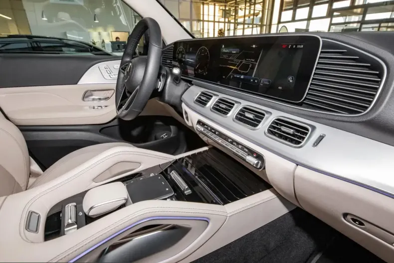 Mercedes-Benz GLE 450 (Clasa GLE) din 2024 cu 27.540 km - oferta MER229659 - foto 6